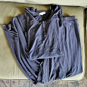 Barefoot dreams pajama set- gray